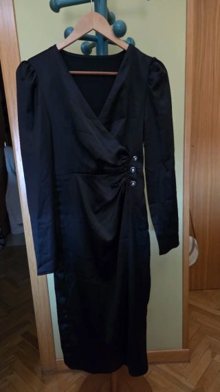 Vestido satén cruzado manga farol