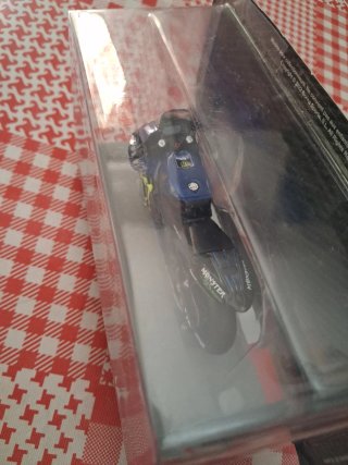 Maqueta Yamaha YZR-M1 Valentino Rossi 2020