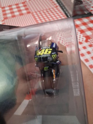 Maqueta Yamaha YZR-M1 Valentino Rossi 2020