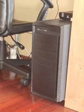 Computer desktop nero e grigio
