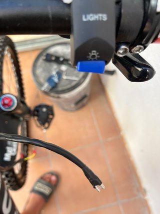 Faro LED moto/ bici con aro led blanco