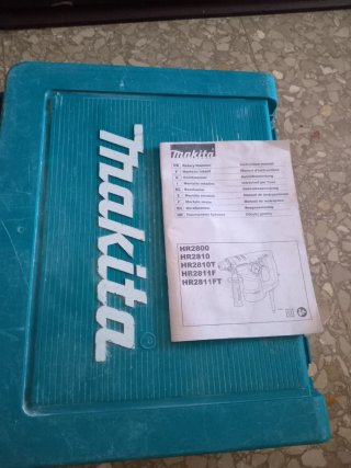 Taladro percutor Makita HR2610