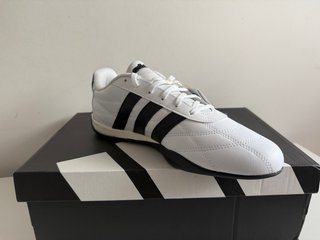Zapatillas Adidas Blancas y Negras