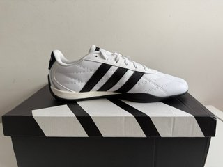 Zapatillas Adidas Blancas y Negras