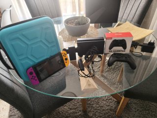 Nintendo Switch Morado y Amarillo