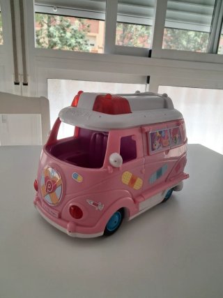 Ambulancia Pinypon con muñeca y accesorios