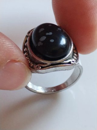 Anello ossidiana nera con inclusioni bianche