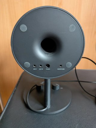 Altavoces Razer Nommo