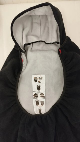 Mochila Porteo BabyBjörn Gris Claro + Forro polar