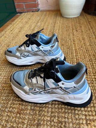 Zapatillas Buffalo plataforma azul y plata