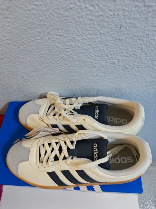 Adidas Zapatillas Beige y Gris