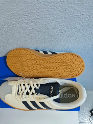 Adidas Zapatillas Beige y Gris