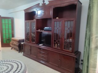 SE REGALA !!!!  Vitrina Comedor Madera y Cristal