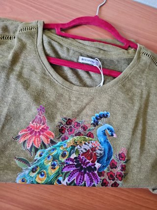 Camiseta Talla Única Pavo Real Bordado