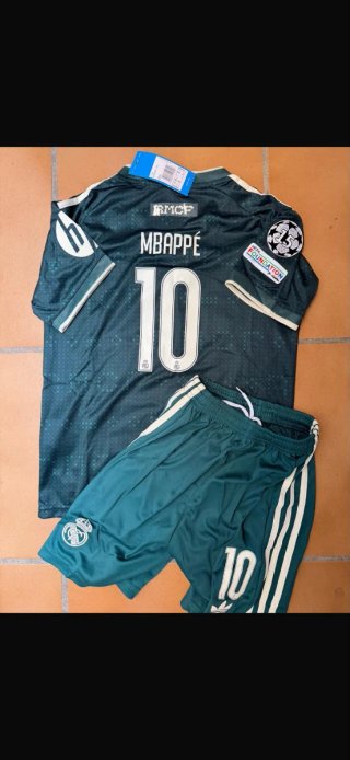 Conjunto niño Mbappé