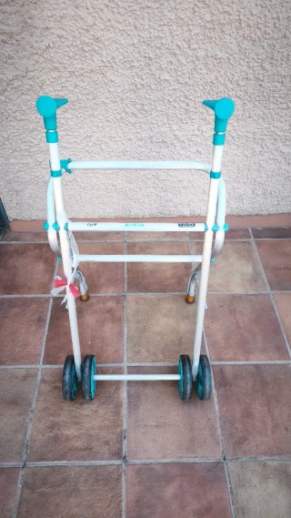 Andador FORTA AIR con ruedas
