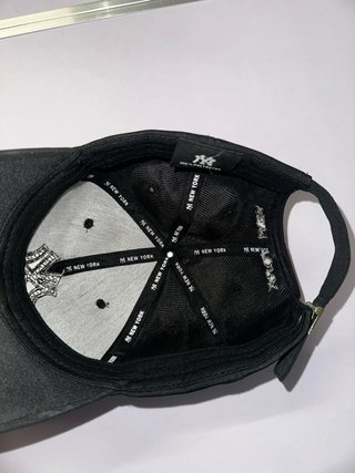 Gorra New Era NY Negra Monograma