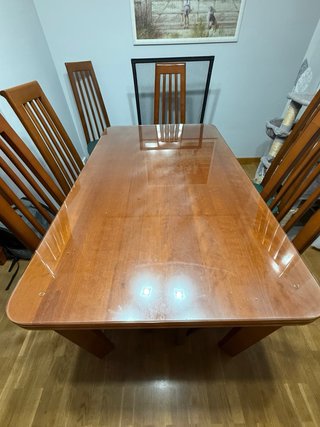 Mesa de comedor extensible con 6 sillas