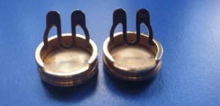 CONJUNTO PISACORBATAS Y BOTONERAS VID