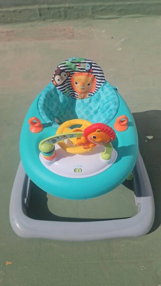 Correpasillos para bebé con actividades
