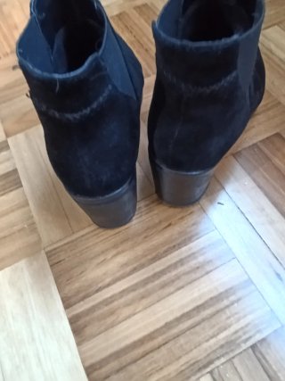 Botines negros de ante
