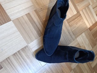 Botines negros de ante