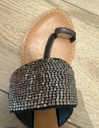 Sandalias planas mujer con pedrería