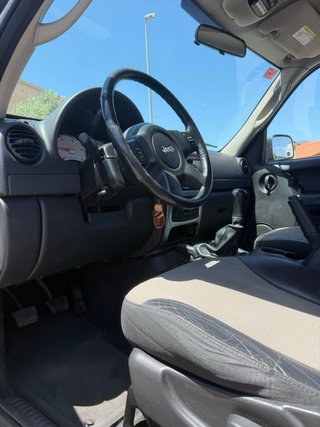 Jeep Cherokee 2004