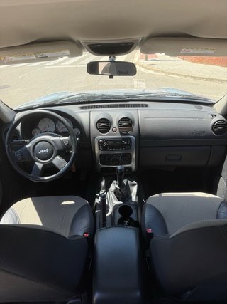 Jeep Cherokee 2004