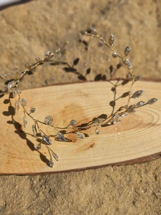Collar choker plateado con cristales
