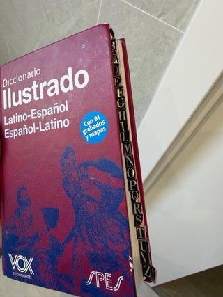 Diccionario Latín. Para 1/2 Bachillerato.