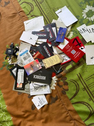 Lote Etiquetas Marcas Lujo: Hoodrich, Jordan, Vans