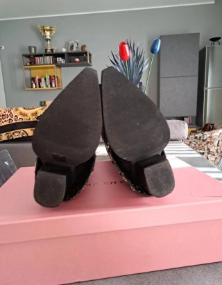 Stivali neri in pelle con borchie