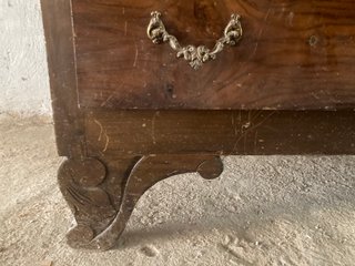Armario antiguo madera con espejo