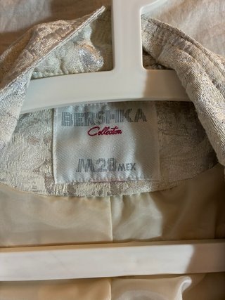 Chaqueta corta Bershka dorada manga corta T.XS