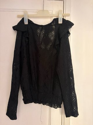 Blusa encaje volantes Encuentro negra