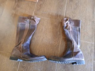 2 pares Botas camperas de cuero marrón