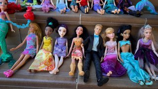 Lote de 30 Muñecas Barbie y Princesas Disney