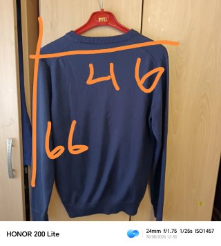 Jersey azul de cuello pico