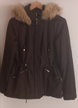 Chaquetón Zara verde con capucha