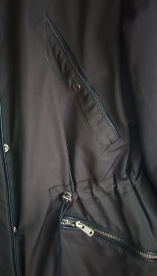 Chaquetón Zara verde con capucha