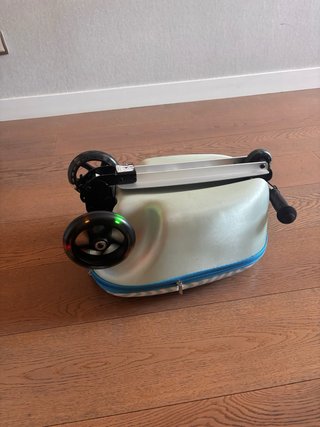 Maleta infantil con patinete