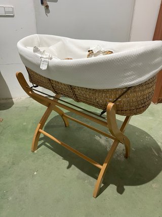 Moisés Mimbre Bebé con Soporte