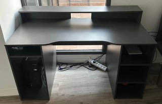 Escritorio gris madera