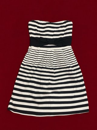 Vestido palabra de honor rayas blanco y negro 36