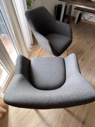 Par de sillones con patas de roble macizo