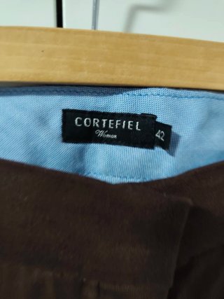 Pantalón recto vintage Cortefiel marrón