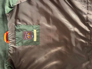 Chaleco Spagnolo verde con ribete marrón.  Unisex