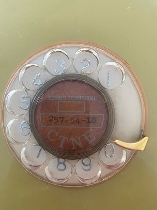 Teléfono antiguo Heraldo CTNE pared