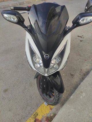 Moto SYM Joymax Sport